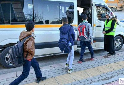 ABB, öğrenciler için servis ve abonman desteğini sürdürüyor!