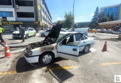 Altındağ'da seyir halinde alev alan araç panik yarattı