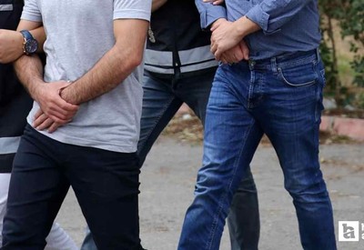 Beypazarı'nda polislerin durdurduğu araçta ruhsatsız silahlar yakalandı