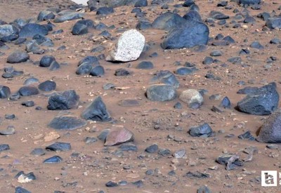 NASA'nın Mars'ta yaşam belirtisi iddiası heyecan yarattı