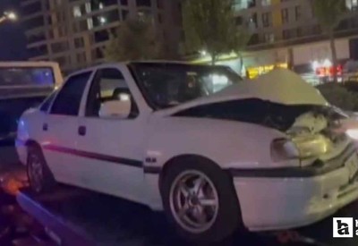 Sincan'da iki araç kafa kafaya çarpıştı: 1 kişi yaralandı