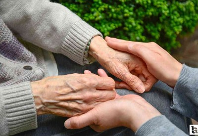 Kahramankazan Belediyesi Alzheimer ve demans hastalarına takip cihazı desteği veriyor