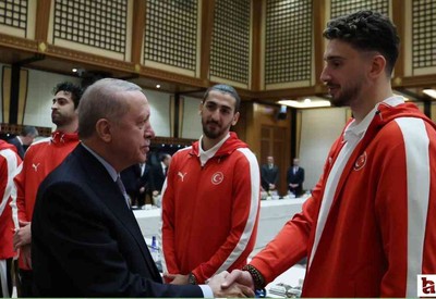Cumhurbaşkanı Erdoğan, A Milli Basketbol Takımı ile bir araya geldi