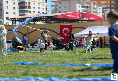 Etimesgut Belediyesinden Göksu Parkı'nda yürüyüş ve uçurtma etkinliği