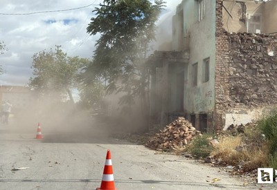 Altındağ Belediyesi'nin metruk yapılarda yıkım çalışmaları sürüyor