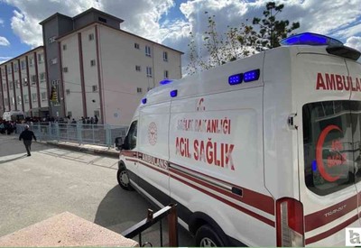 Çorum'da 30 öğrenci, yedikleri tavuk dönerden sonra zehirlenmesi şüphesiyle hastanelik oldu