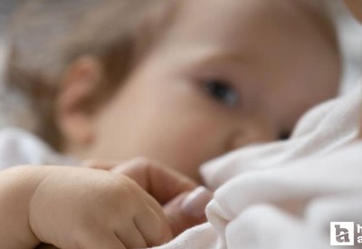 Emzirmek hem anneyi hem bebeği koruyor: Obezite uyarısı!