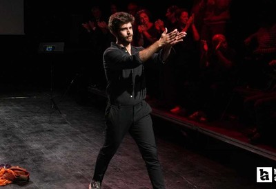 Etimesgut Belediyesi'nin festivali Aramızdaki Mesafe oyunuyla sürdü