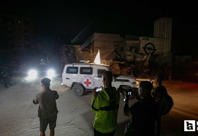 Hamas İsrail'e 2 esirin daha cesedini teslim ediyor