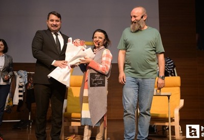 Kahramankazan Belediyesi, tiyatroseverleri Parça Tesirli Pazarlar oyunu ile buluşturdu