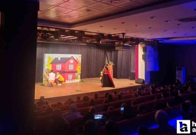 Sincan Belediyesi'nin ücretsiz sahnelediği 'Bir Sevgi Masalı'na çocuklardan yoğun ilgi