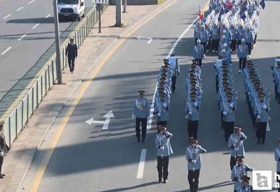 Atatürk Bulvarı’nda toplanan vatandaşlar, korteji Türk bayraklarıyla selamladı