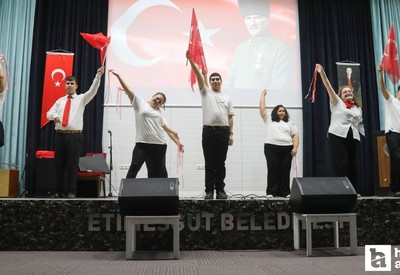 Etimesgut Belediyesi Engelsiz Yaşam Merkezi'nde Cumhuriyetin 102. yaşı kutlandı!