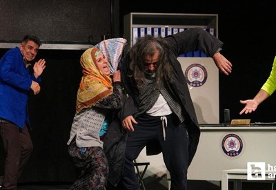 Etimesgut Belediyesi Emekli Tiyatrosu yeni sezonu 'Söz mü?' isimli oyunla açtı!