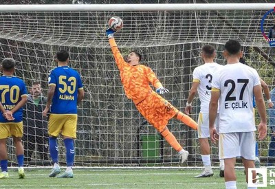 Karalar İnşaat Etimesgut Spor kalecisi Ramazan Özkanlı kalesine duvar ördü!