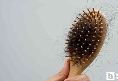 Uzmanlar kış mevsiminde saç dökülmesinin sebebini açıkladı