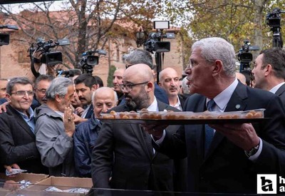 İYİ Parti Anıtkabir'e çıkan yollarda lokma dağıttı