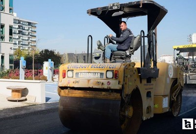 Etimesgut Belediyesi asfaltlama çalışmasıyla öğrencilerin sorununu çözdü