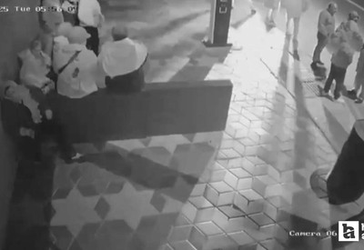 Mamak’ta bir otomobil otobüs durağına daldı, 6 kişi yaralandı!