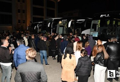 Pursaklar Belediyesi Gençlik Kampı'na katılan yeni kafileyi uğurladı