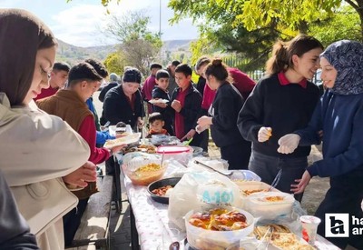 Kırıkkale'de öğretmen ve öğrencilerden Gazze yararına kermes
