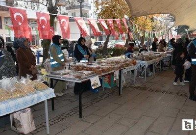 Kahramankazan'da Gazze'ye yardım için açılan hayır çarşısında 702 bin lira gelir elde edildi