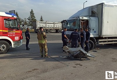 Kahramankazan'da iki tırın çarpıştığı kazada 1 kişi yaralandı