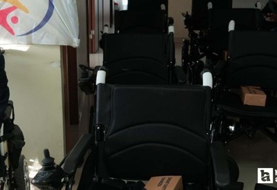 Ankara’da polis memurundan ihtiyaç sahibi engelli bireylere anlamlı hediye