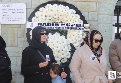 Ünlü oyuncu Burcu Özberk'in acı günü: Göz yaşlarına boğuldu