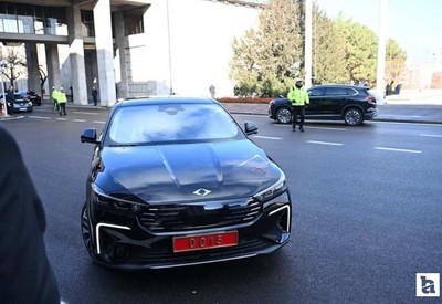 Bakan Kacır, TBMM'deki bütçe görüşmelerine Togg T10F ile geldi