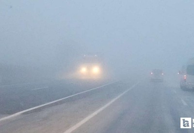 Çankırı-Ankara kara yolunda etkili olan sis sürücülere zor anlar yaşattı