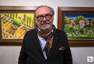 Ressam Yalçın Gökçebağ'ın 13 resimden oluşan sergisi Ankaralı sanatseverlerle buluştu