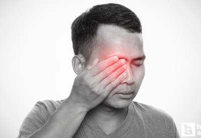 Metil alkol zehirlenmelerinde ilk belirtiler gözlerde ortaya çıkıyor!