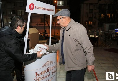 Keçiören Belediyesi, ilçedeki camilerde kandil simidi dağıttı