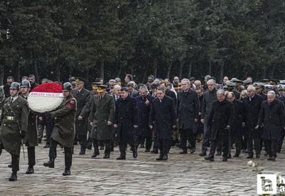 Vali Şahin, Atatürk'ün Ankara'ya gelişinin 106. yıl dönümünde Anıtkabir'i ziyaret etti