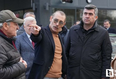 Etimesgut Belediye Başkanı Erdal Beşikcioğlu, Atakent Mahallesi’nde saha çalışması gerçekleştirdi