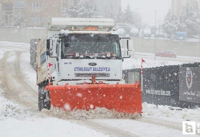Etimesgut Belediyesi yoğun kar yağışı nedeniyle teyakkuz ilan etti