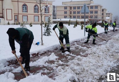 Keçiören'de ekipler çalışmalarına kaldırım ve okul çevrelerinde yoğunlaştırdı!