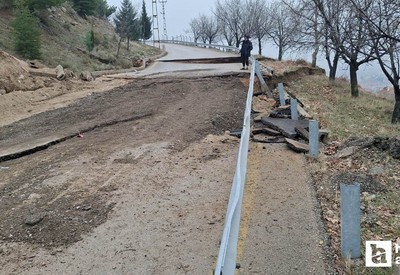 Beypazarı'nda heyelan meydana geldi, mahalle yolu ulaşıma kapandı