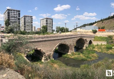 Ankara'da inşa kitabesi bulunmayan tarihi taş köprünün kesin yapım tarihi bilinmiyor