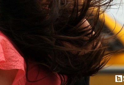 Kadınlara saç dökülmesi uyarısı: Sakın geç kalmayın!