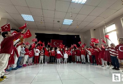 Pursaklar Belediyesi'nin Nezaket Okulları'nda Bayrak Sevgisi etkinliği düzenlendi