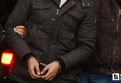 Çocuğunu alkol masasına oturtan baba gözaltına alındı