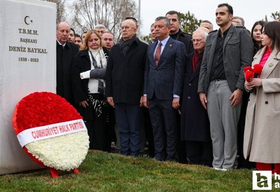 Özgür Özel, Baykal’ı vefatının 3’üncü yılında kabrinde andı!