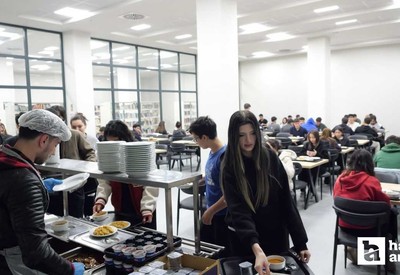 Etimesgut Belediyesi, 100. Yıl Cumhuriyet Kültür Merkezi'nde öğrencilere iftar veriyor!