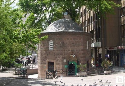 Ankara'da sanat eserlerine konu olan Karyağdı Hatun Türbesinin efsanesi merak uyandırıyor