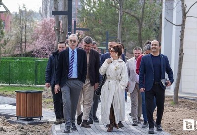 Başkan Erdal Beşikcioğlu hizmete açılacak Yunus Emre Kültür Merkezi'nde son incelemeleri yaptı