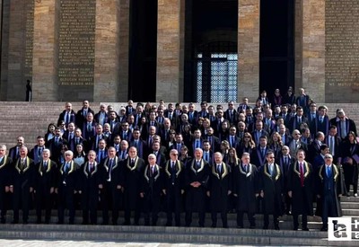 Anayasa Mahkemesi heyeti, 64. kuruluş yıl dönümü dolayısıyla Anıtkabir'i ziyaret etti