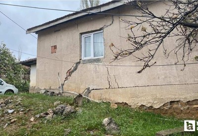 Kırıkkale'de şiddetli yağıştan toprak çatladı, 9 yapı hasar gördü
