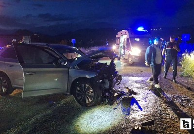 Çorum'da iki otomobil çarpıştı: 1'i ağır 7 yaralı!
